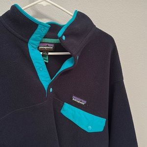 Navy blue Patagonia Synchilla fleece men’s quarter button